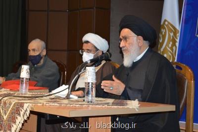 حوزه علمیه قم قرار بود ناظر بر سیاست باشد، نه متصدی سیاست