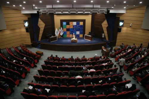 قانون مترقی و مجریان صالح تامین کننده سعادت انسان هستند