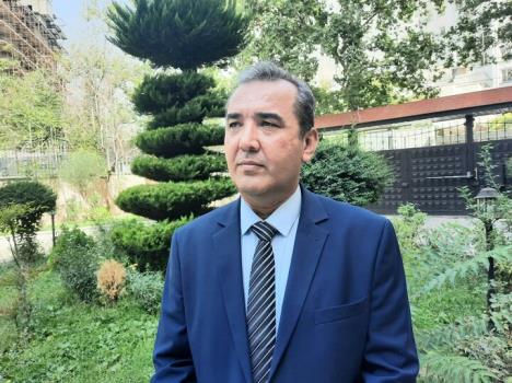 شعر تاجیکستان به قبل و پس از سهراب سپهری تقسیم می شود