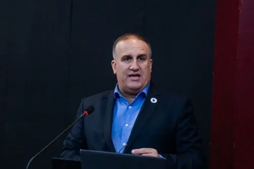 ۲ هزار و ۲۷۱ کامیون در مرز دوغارون برای ورود به افغانستان معطل هستند