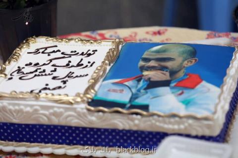 جشن تولد یوسف كرمی در پشت صحنه سریال نوروزی